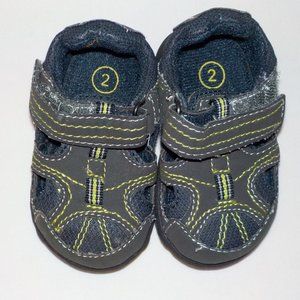 Genuine Kids by Oshkosh shoes sz 2 infant boys